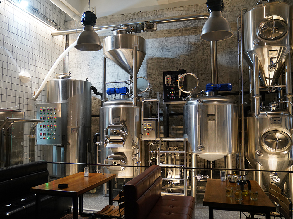 <b>What is the list of equipment needed to set up a microbrewery?</b>
